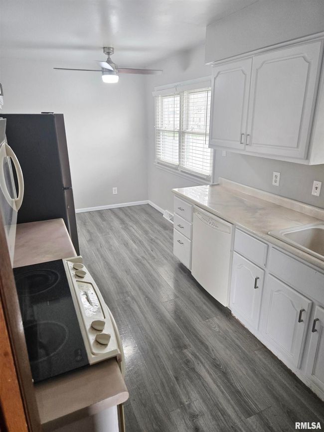 502 N 5 Th St, House other with 3 bedrooms, 1 bathrooms and null parking in Eldridge IA | Image 12