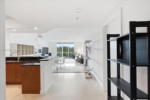 402-14951 Royal Oaks Ln, North Miami, FL, 33181-2474 | Card Image