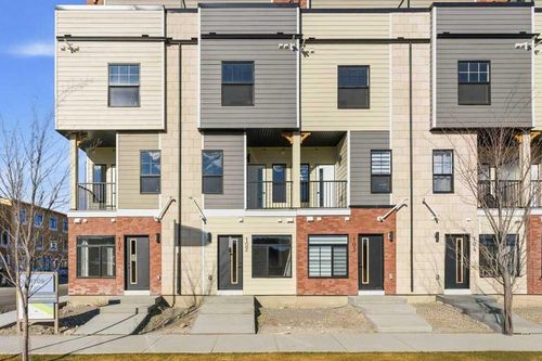 102-156 Park St, Cochrane, AB, T4C3H3 | Card Image