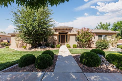 4064 S 20 E, Washington, UT, 84780-5516 | Card Image