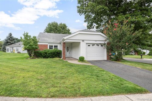 7 Avon Court, Brookhaven, NY, 11961 | Card Image
