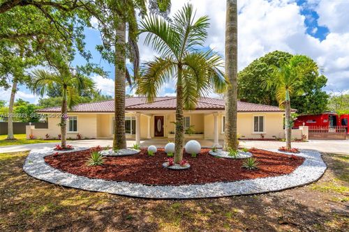 18370 Sw 212th St, Miami, FL, 33187-4112 | Card Image