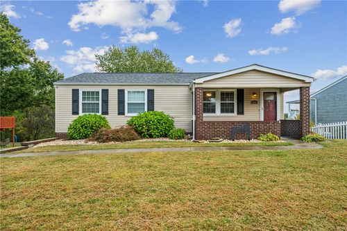 125 Mohawk Dr, Greensburg, PA, 15601-4719 | Card Image