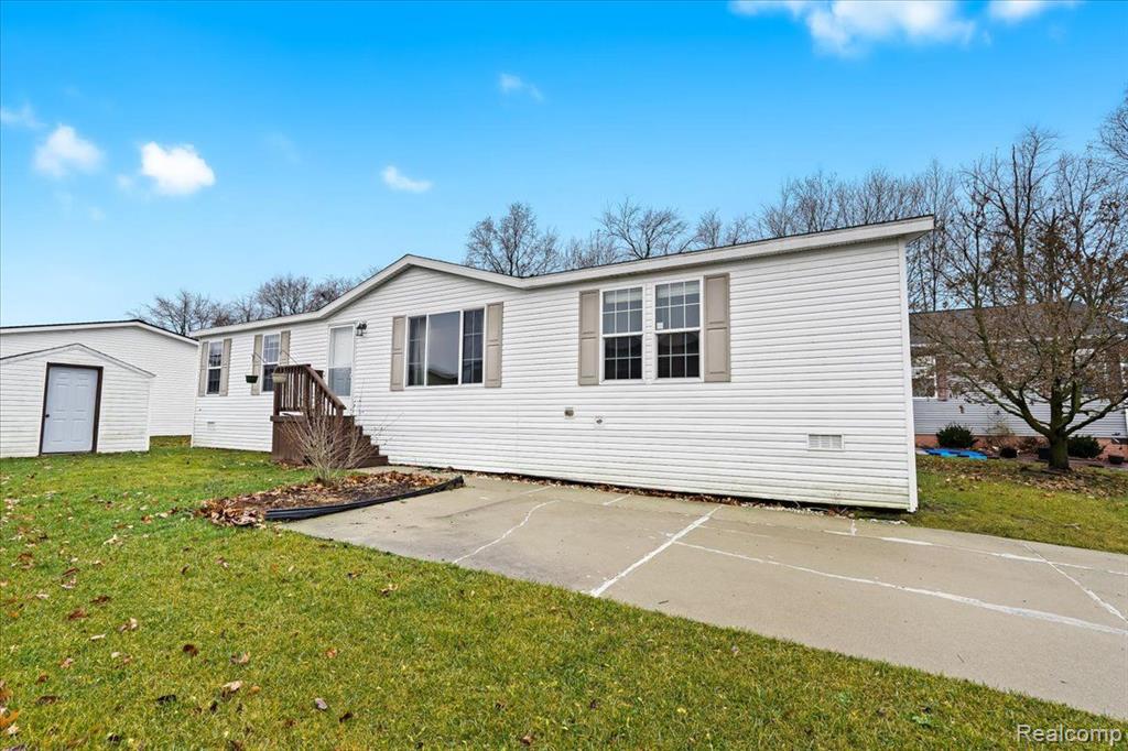 Willow Ridge Ct, South Lyon, MI 48178