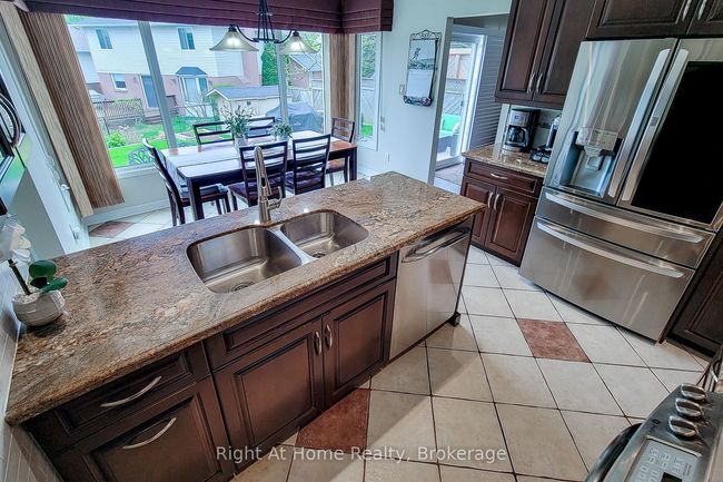 133 Lavender Dr, House other with 5 bedrooms, 3 bathrooms and 2 parking in Ancaster ON | Image 27