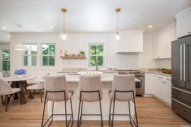 Sunny and Bright Kitchen | Image 7