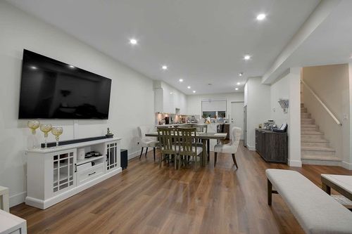 {{alt}} | Card Image