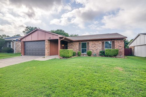 614 Wandering Way Dr, Allen, TX, 75002-3208 | Card Image