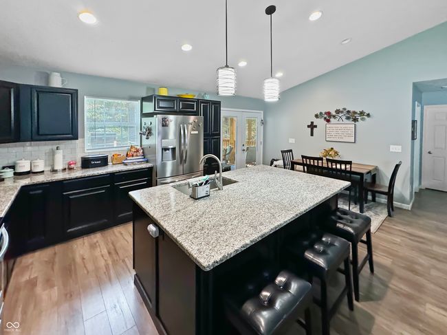 Eat-in Kitchen | Image 5
