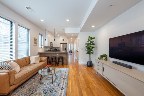 3-827 Pavonia Ave, Jersey City, NJ, 07306-3903 | Card Image