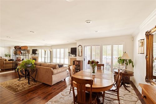 5-4500 Whitsett Ave, Studio City, CA, 91604-5900 | Card Image