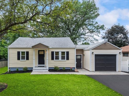 77 Holden St, Shrewsbury, MA, 01545-1708 | Card Image