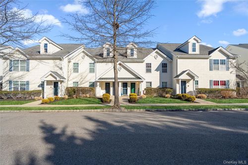 138 Brattle Cir, Huntingtn Sta, NY, 11747-5368 | Card Image