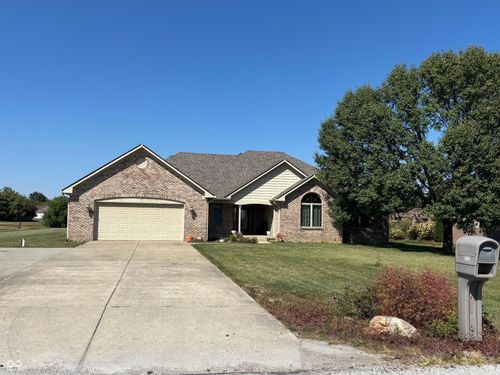 5556 Stinemyer Rd, New Palestine, IN, 46163-8917 | Card Image