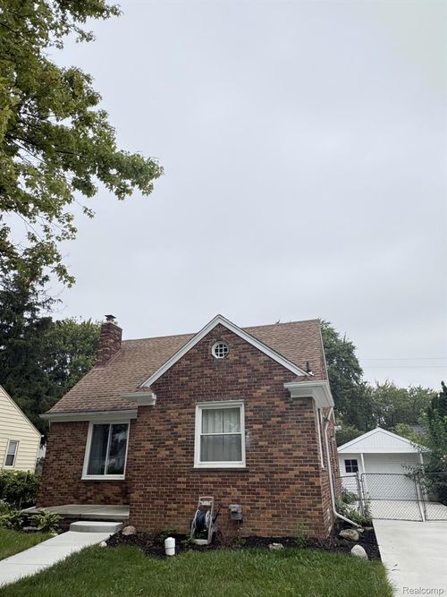 21707 Alger St, Saint Clair Shores, MI, 48080-1872 | Card Image