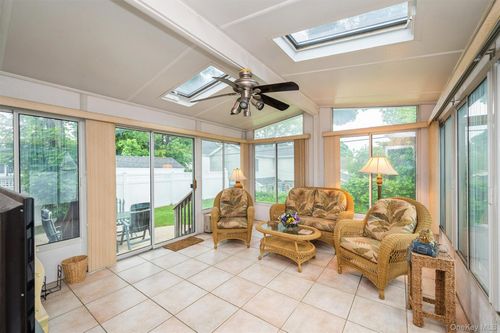 361 Spruce Ln, East Meadow, NY, 11554-2712 | Card Image