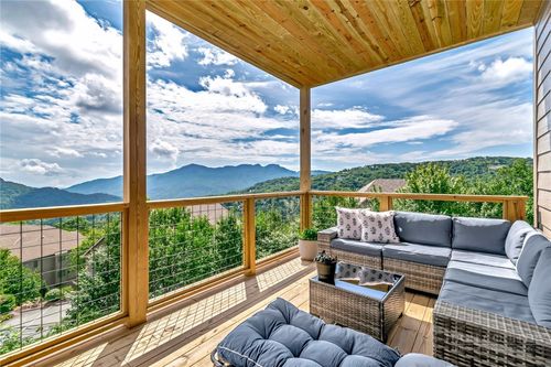 22d-142 Crescent Ln, Sugar Mountain, NC, 28604 | Card Image
