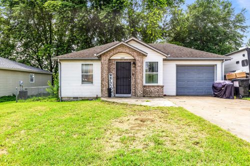 1860 E Division St, Bolivar, MO, 65613-1271 | Card Image