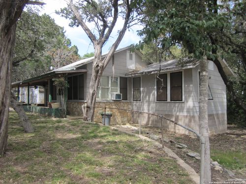 152 Cherokee Trl, Lakehills, TX, 78063-4323 | Card Image