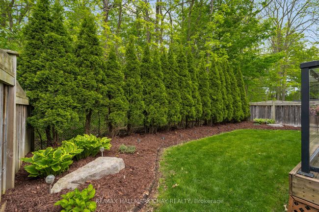 383 Hewitt Cir, House other with 3 bedrooms, 3 bathrooms and 4 parking in Newmarket ON | Image 4