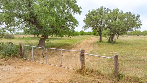 983 County Road 185, Comanche, TX, 76442-4568 | Card Image