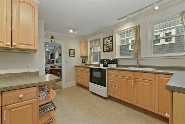 1 - 11 Goodway Rd, Condo with 2 bedrooms, 1 bathrooms and 1 parking in Boston MA | Image 10