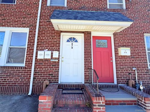 2-678 Willis Ave, Williston Park, NY, 11596-1172 | Card Image