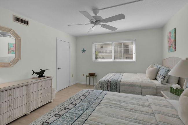 SEA ISLE CONDOMINIUM | Image 20