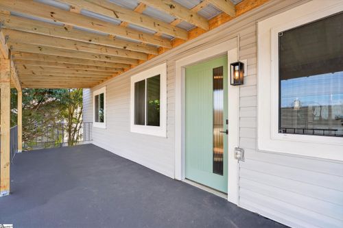 35 Henry St, Greenville, SC, 29605-4346 | Card Image