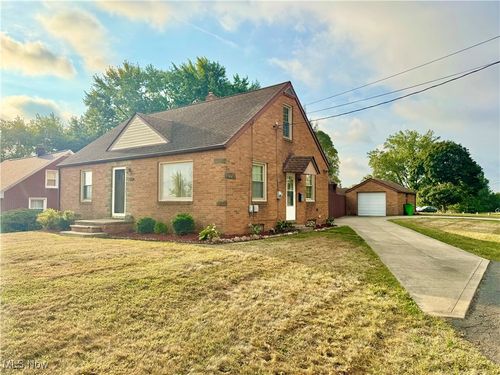 4560 7th St Nw, Canton, OH, 44708-3630 | Card Image