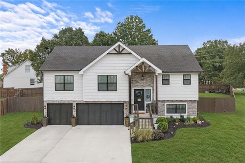 1803 Nw Madi Ct, Grain Valley, MO, 64029-7722 | Card Image