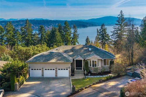 17003 Se 14th Ln, Bellevue, WA, 98008-3300 | Card Image