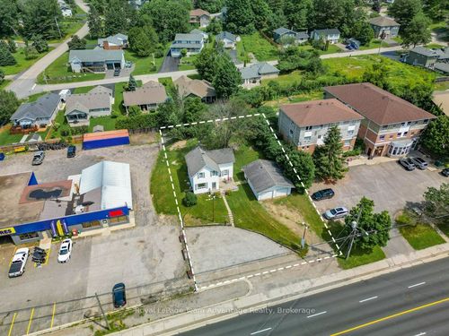 76 Bowes St, Parry Sound, ON, P2A2L7 | Card Image