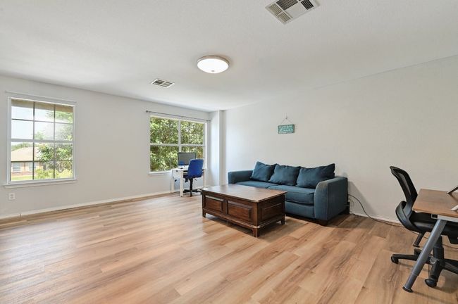 (owners furniture prior to current occupants) | Image 19
