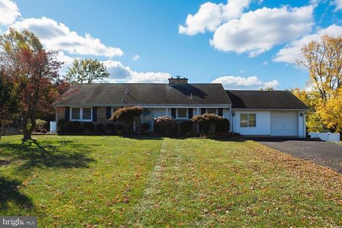 2017 Quarry Rd, Yardley, PA, 19067-3902 | Card Image