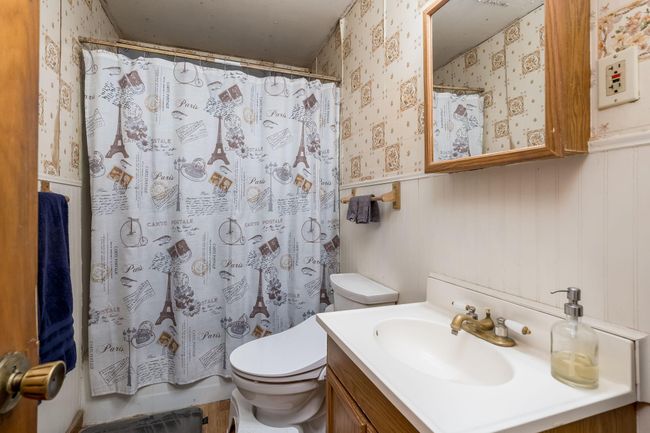 1328 Saint John Ave, House other with 4 bedrooms, 2 bathrooms and null parking in Albert Lea MN | Image 12