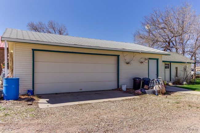 Detached garage + shed | Image 27