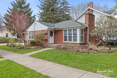 902 W Downer Pl, Aurora, IL, 60506-4906 | Card Image