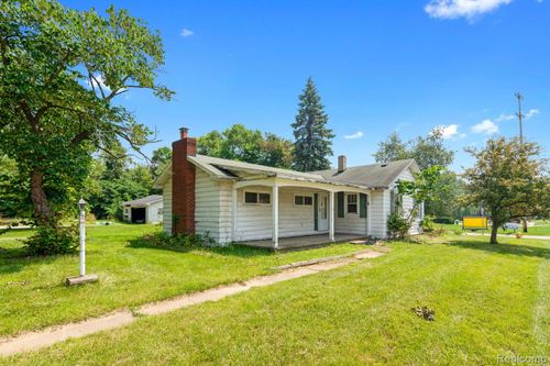 7398 N Genesee Rd, Genesee, MI, 48437-7716 | Card Image