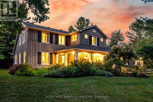 351 Dearbourne Ave, King City, ON, L7B1A3 | Card Image