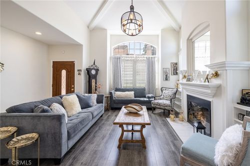 b-10012 Reseda Blvd, Northridge, CA, 91324-4619 | Card Image