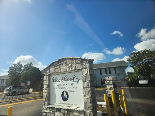 c-905 W Oak Ridge Road, ORLANDO, FL, 32809 | Card Image
