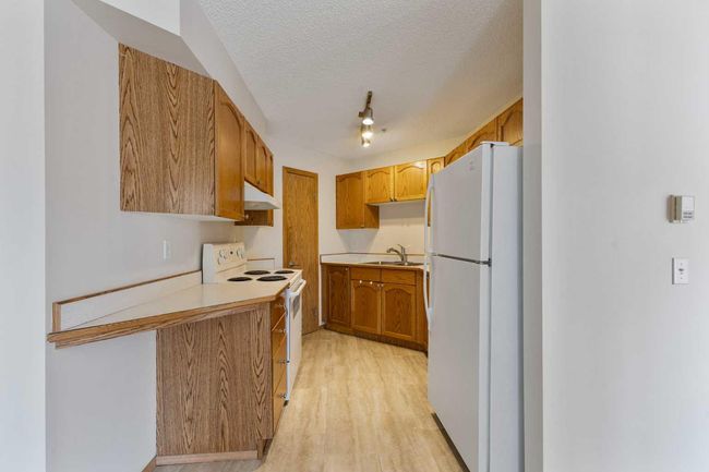 105 - 11 Somervale View Sw, Condo with 2 bedrooms, 1 bathrooms and 1 parking in Calgary AB | Image 13