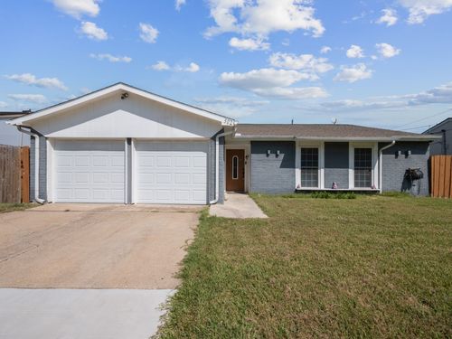 502 Buena Dr, Grand Prairie, TX, 75052-6007 | Card Image