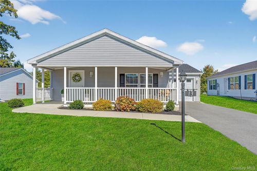 13 Orlando Dr, Poughkeepsie, NY, 12603-6624 | Card Image