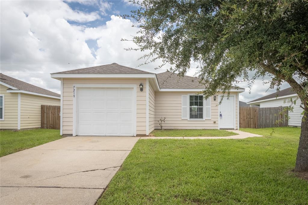 Lilac Manor Ln, Richmond, TX 77469