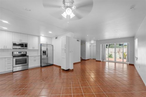 8749-8749 Sw 137th Ave, Miami, FL, 33183-4077 | Card Image