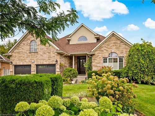 333 Milla Crt, Waterloo, ON, N2L6N4 | Card Image