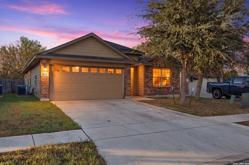 5610 Medina Farm, San Antonio, TX, 78222-3481 | Card Image