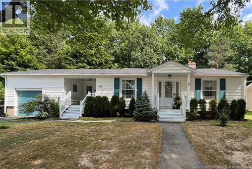17 Porter St, Saint Stephen, NB, E3L2M8 | Card Image